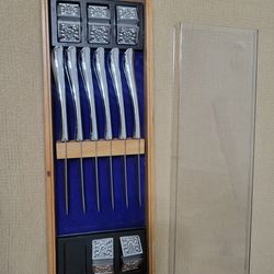 Carvel Hall Steak Knife Set Serrated Blades Silver with Decorative Holders