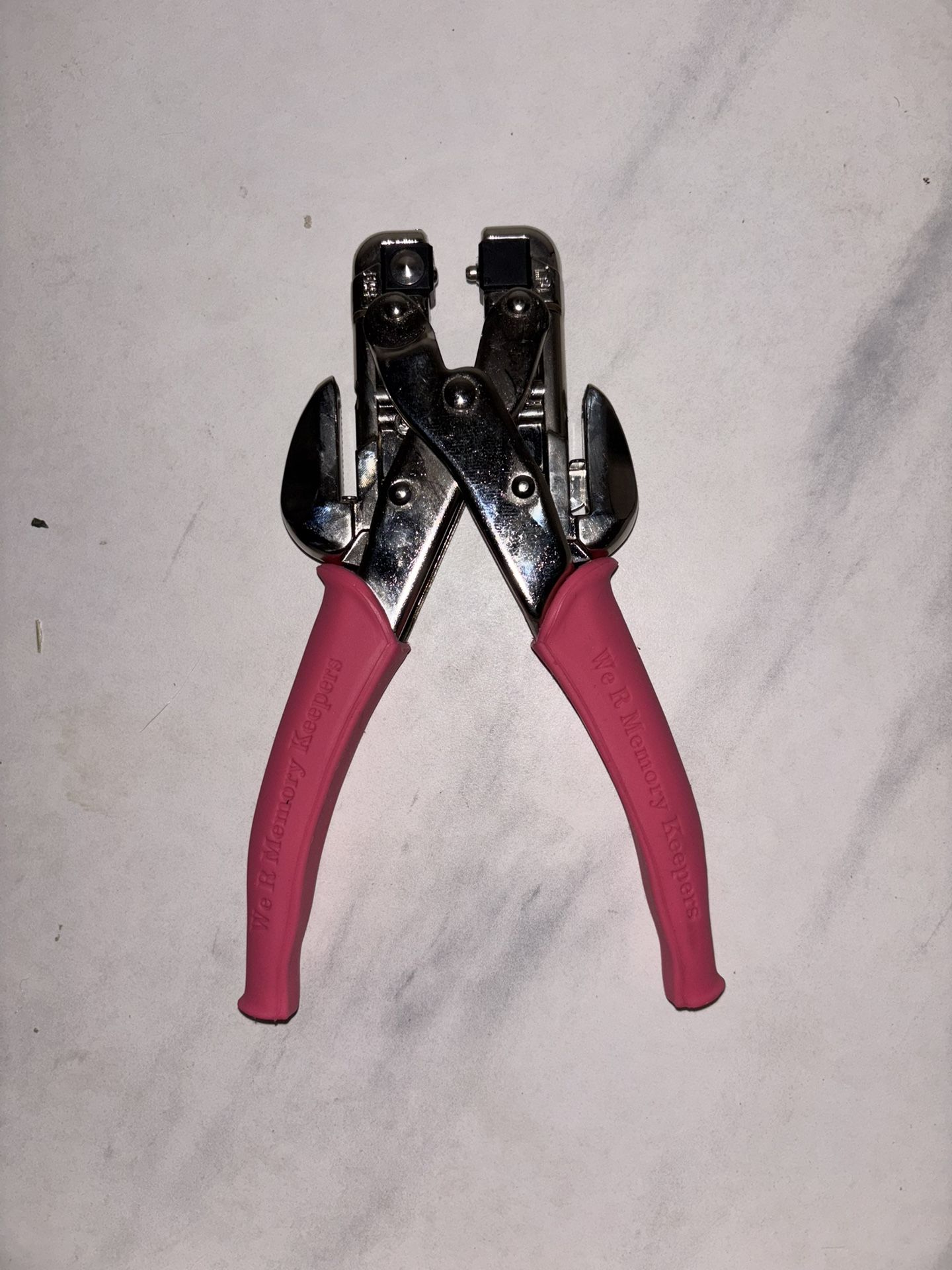 We R Memory Keepers- Crop-A-Dile Eyelet Setter Punch Pink