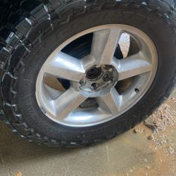LTZ 20’s On 35’s