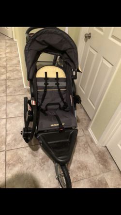 Baby trend car seat and stroller combo in great condition