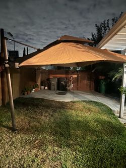 PURPLE LEAF 8 ft Square 360 Degree Rotation Patio Cantilever Umbrella – Missing Base, Broken Lamp Bulb