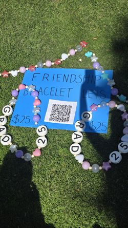 Friendship Bracelet Graduation Lei