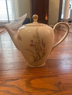 Vintage Hutschenreuther Bavaria Porcelain Teapot - "Favorit" Erika Pattern