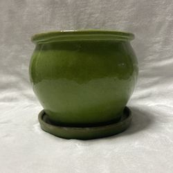 Medium 7 inch ceramic green planter pot with drainage saucer
