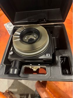 Kodak 750 H carousel and carrying case
