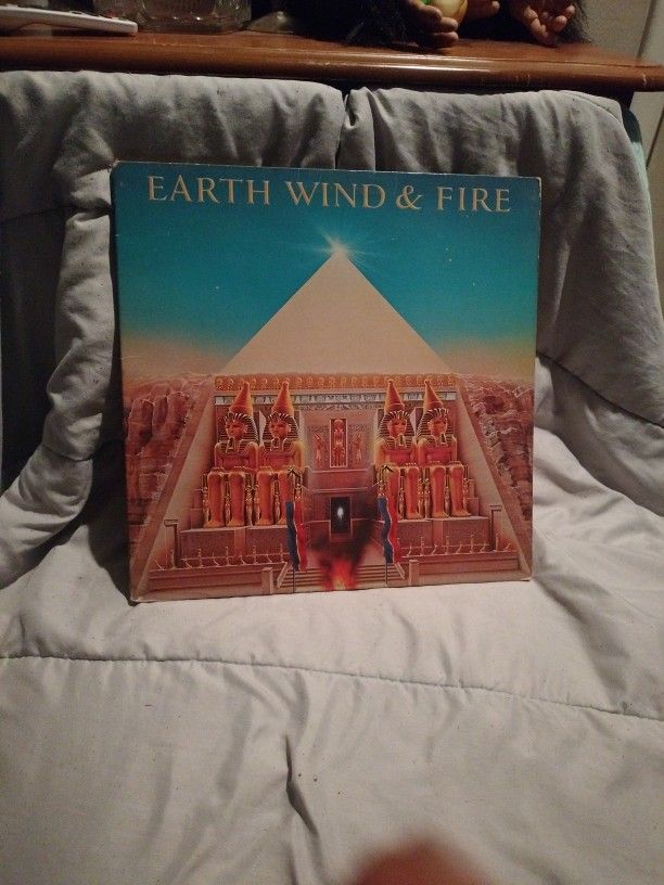 EARTH WIND & FIRE
