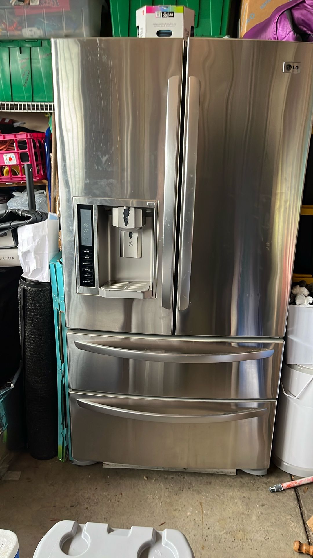 Refrigerator