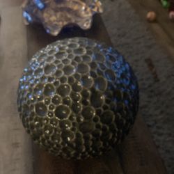Ceramic decorative ball statue