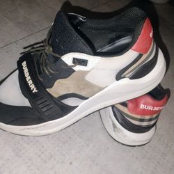 Authentic Burberry Ramsey Low-Top Sneakers - Size 10 US (43 EU)