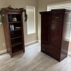 Shelves/ Cabinet/ Dresser