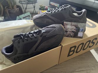 Yeezy 700 Utility Black