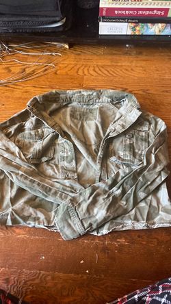 AÉROPOSTALE camo cropped jean jacket