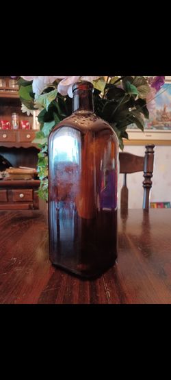 #1607, RareVeronica Mineral Bottle.