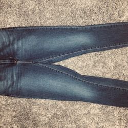 Levi High rise Skinny (27)