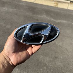 Hyundai Elantra 2019 Trunk Logo