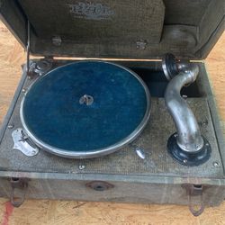  Phonograph 