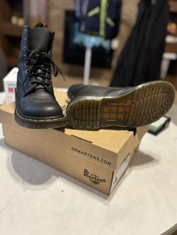 Dr. Martens Women's Size 8