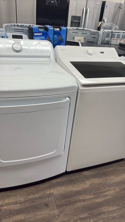 New. L G. Washer And Gas Dryer. Set