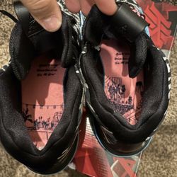 Venice Beach Kyrie 4