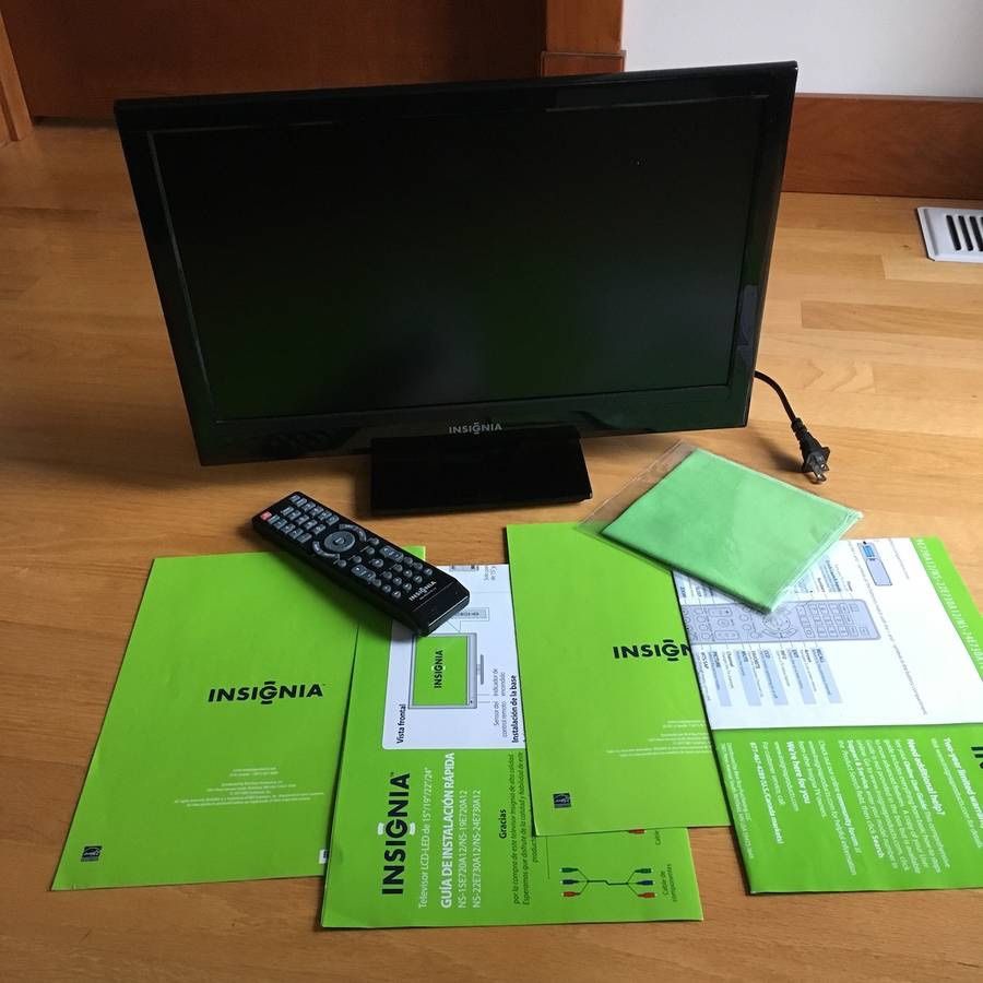 Insignia 19" LED TV Model NS-19E720A12 Works Retro Gaming