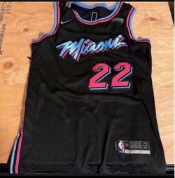 Mens Miami Heat jersey size lrg