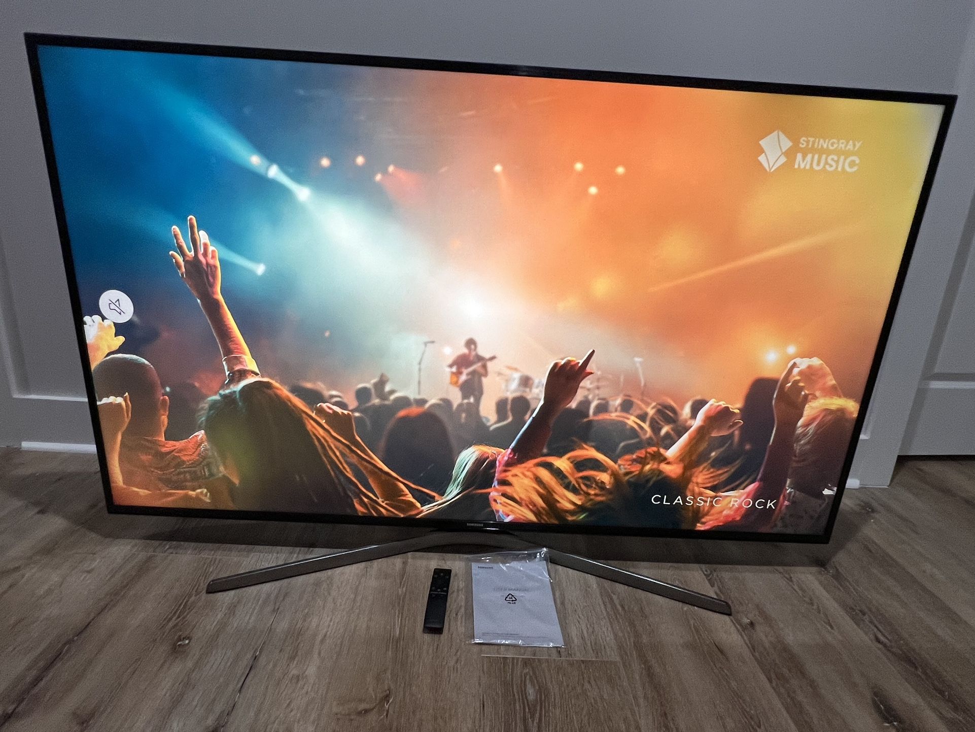 65" UHD 4K Flat Smart TV MU6300