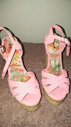 pink wedges