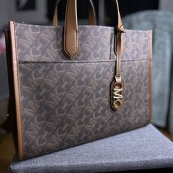 Micheal Kors Tote Hand Bag 