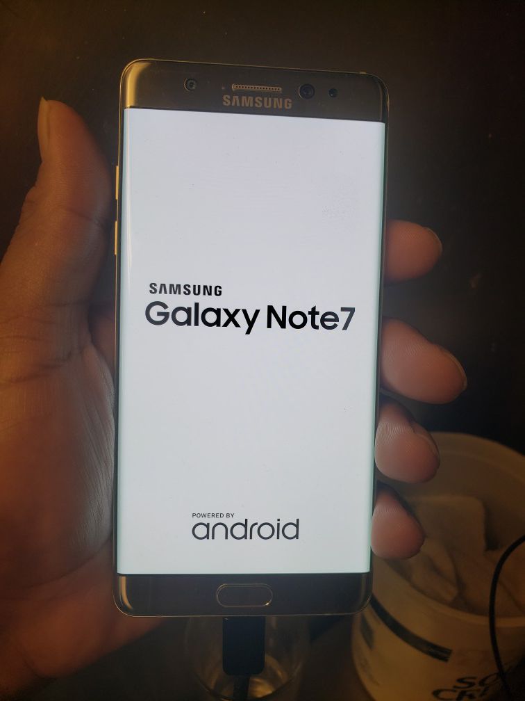 galaxy Note 7 liverado para cualquier compañia solo el telefono personas seria
