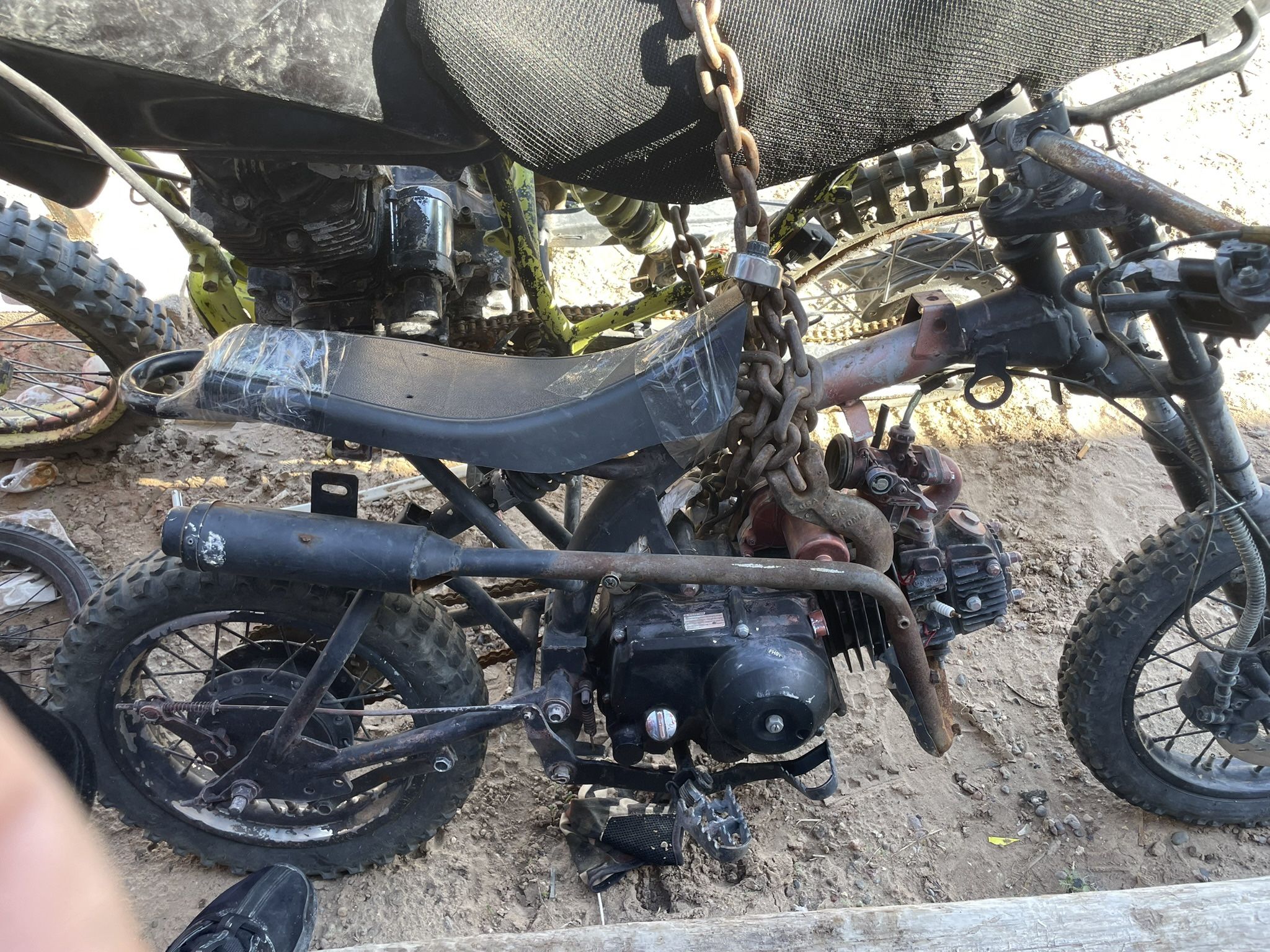 Dirt Bikes 250 And 150 Hinda Pit Bike