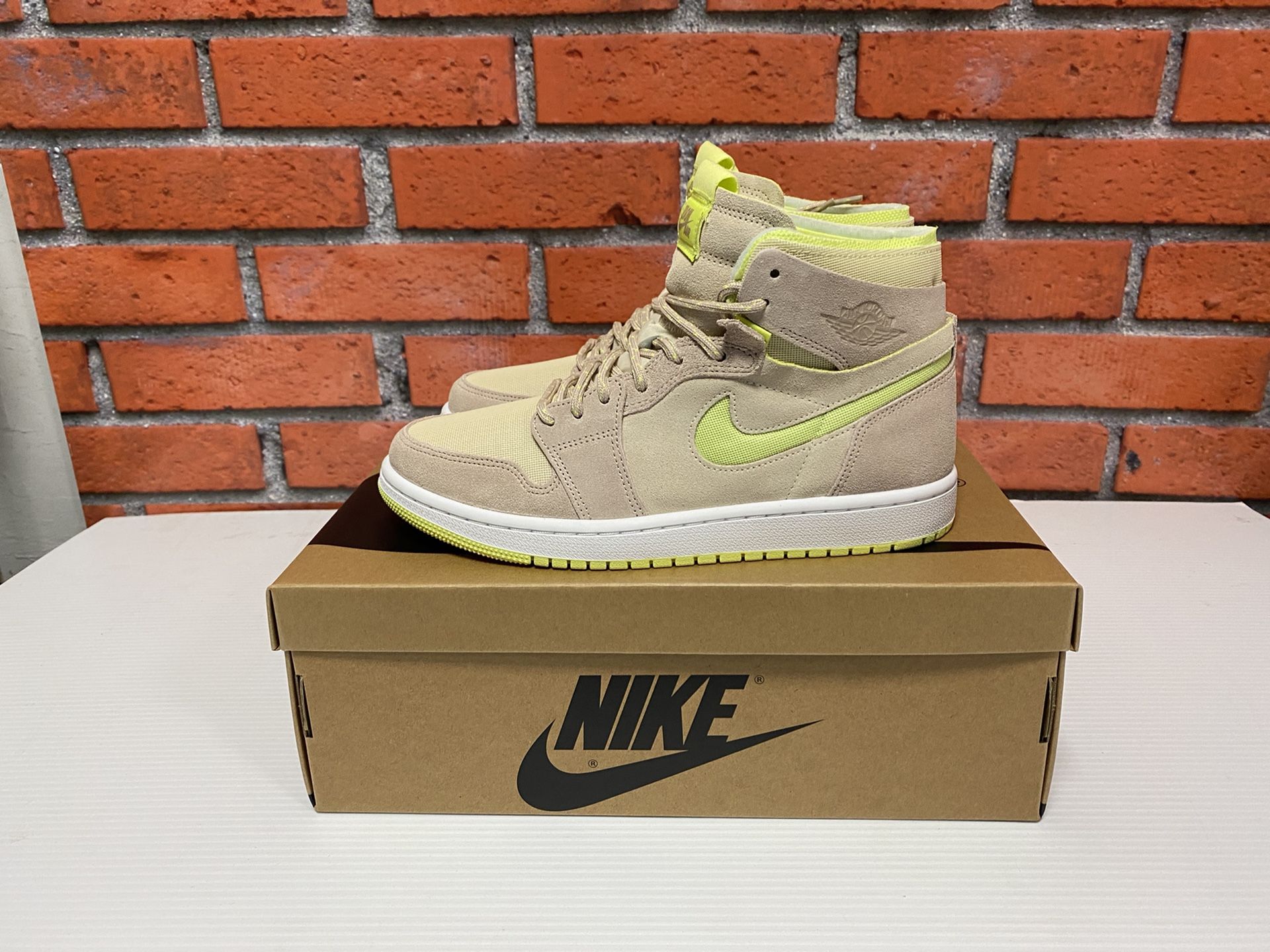 Nike Air Jordan Retro Zoom CMFT 'Lemon twist' Woman's Size