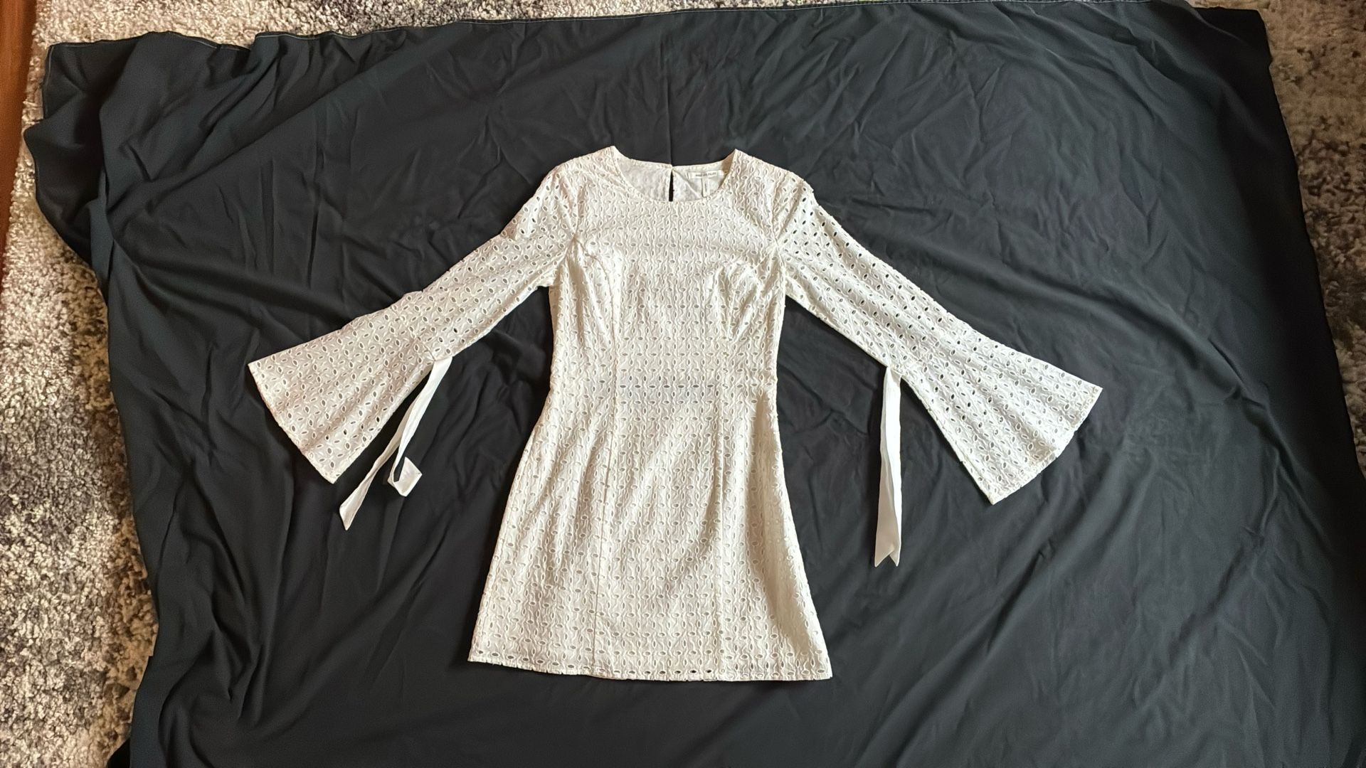 Super Cute White Dress XS NWOT