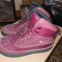 Nike Girls Winter Boots Available 
