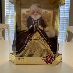 Vintage Happy Holidays Barbie (special Edition) 1996
