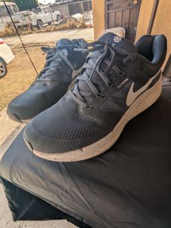 Nike mens size 9