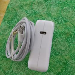 GENUINE APPLE USB-C 61W MACBOOK AC POWER SUPPLY  20.3V/3A, 14.5V/2A, 9V/3A, 5.2A/2.4A
