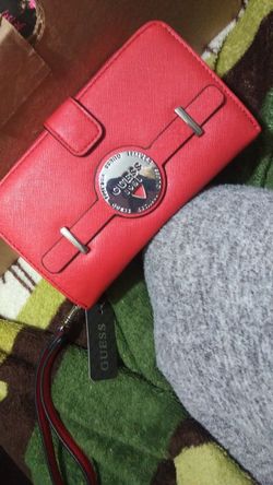 Guess wristlet .new