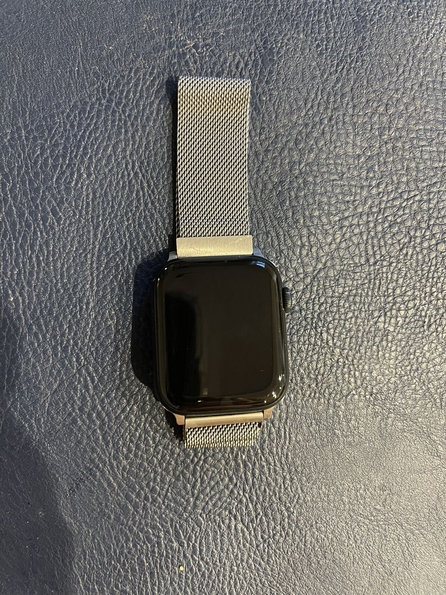 Apple Watch SE (2nd Gen) 44mm Midnight Aluminum 