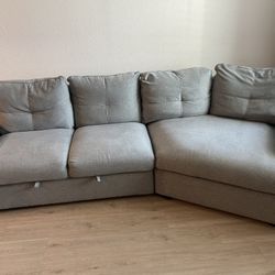 Sofa with extendable Ottoman 