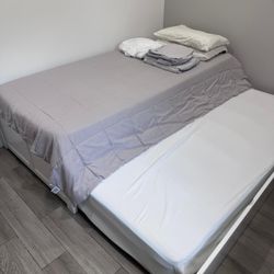 Bed twinXL with trundle full set complete