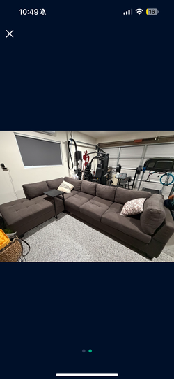 Sofa / sectional