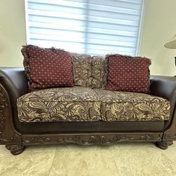 Living Room (free: Rug)