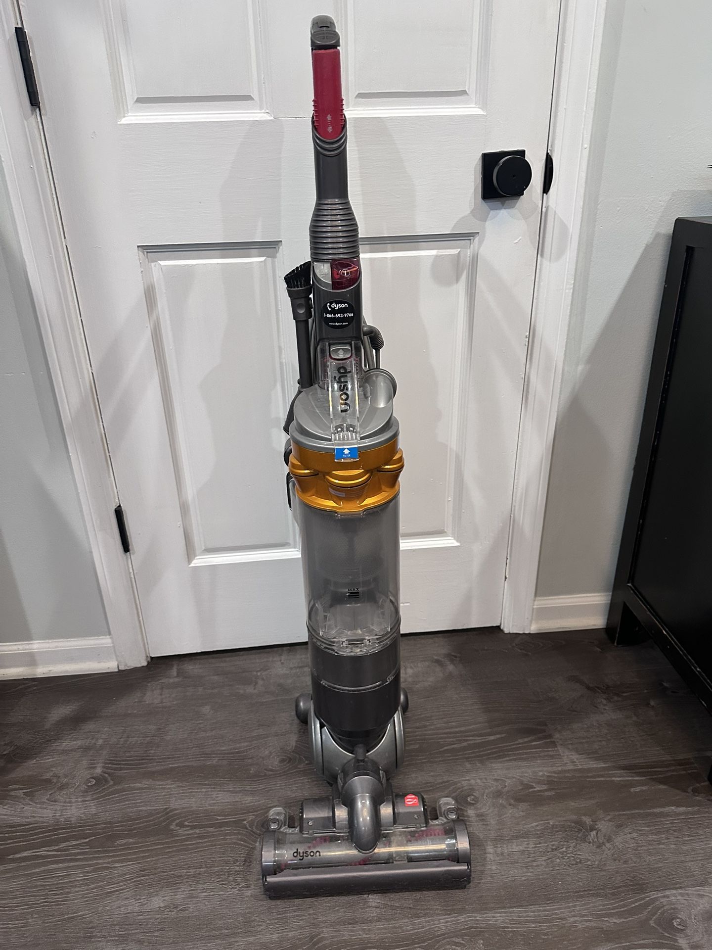 Dyson bagless Vacuum