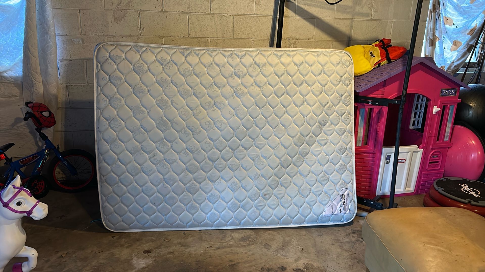 Full Size Mattress And Box Spring 