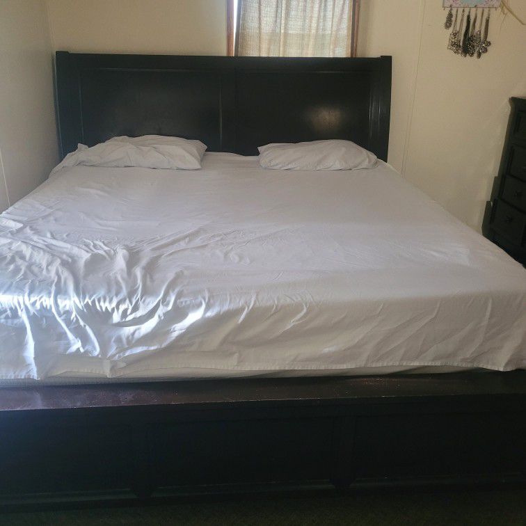 King Size Bed With Dresser and  Mirror