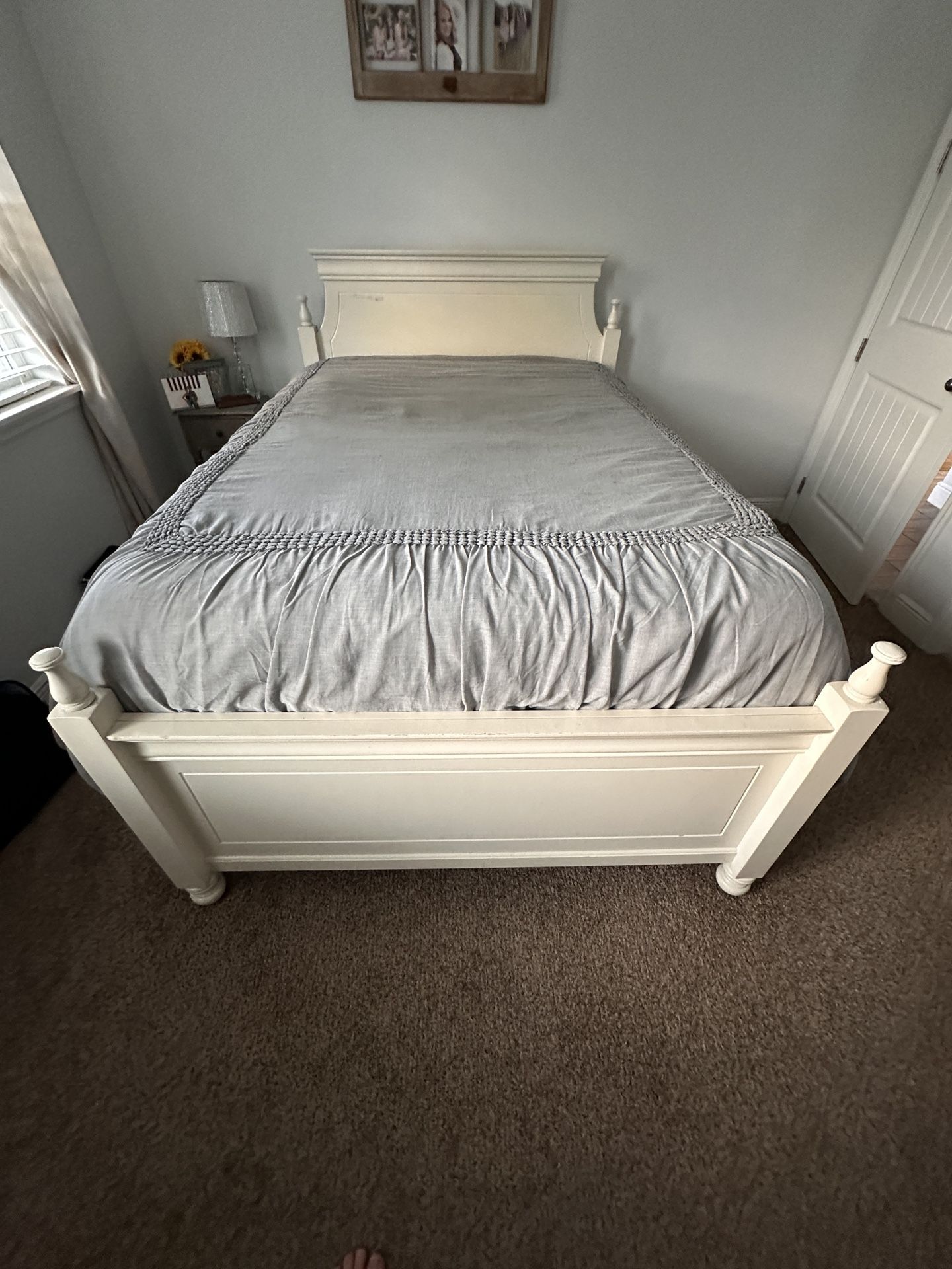 Full Size Bed