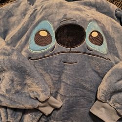 Stitch Pull Over Blanket 