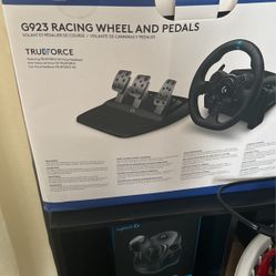 Logitech gaming driving wheel