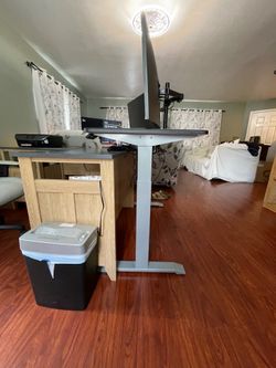 Electric stand desk