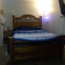 Solid Wood Queen Bedframe